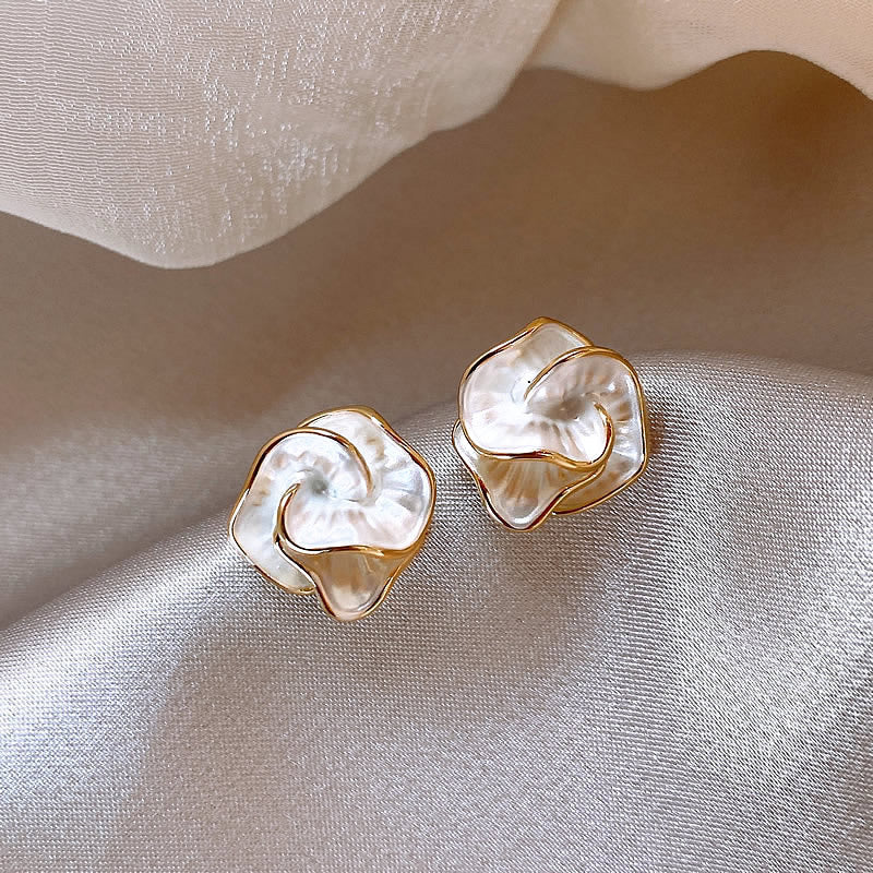 Wholesale S925 silver needle camellia earrings cool style fashion French flower earrings